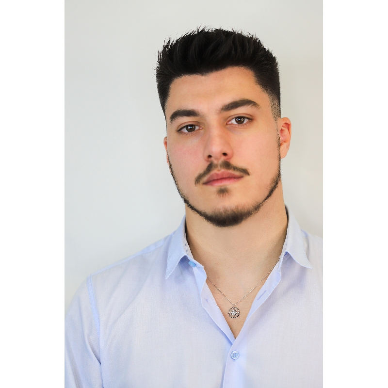 Collar en oro blanco de 18k con rosa de los vientos