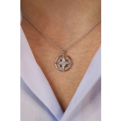 Collar en oro blanco de 18k con rosa de los vientos 2