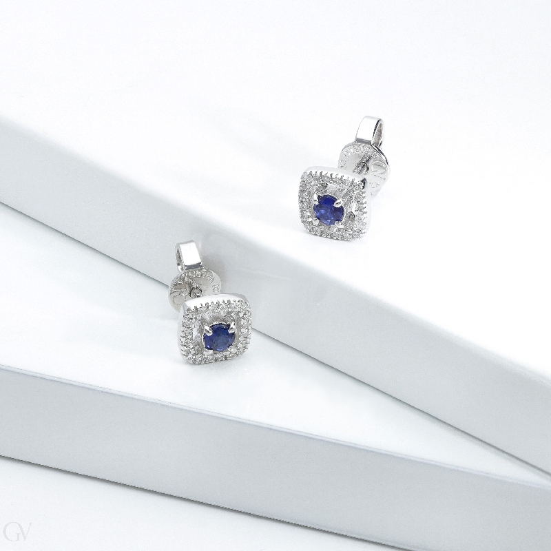 Pendientes con diamantes en oro blanco 18k con zafiro azul 