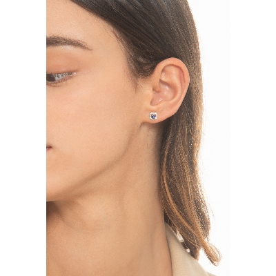 Pendientes con diamantes en oro blanco 18k con zafiro azul 