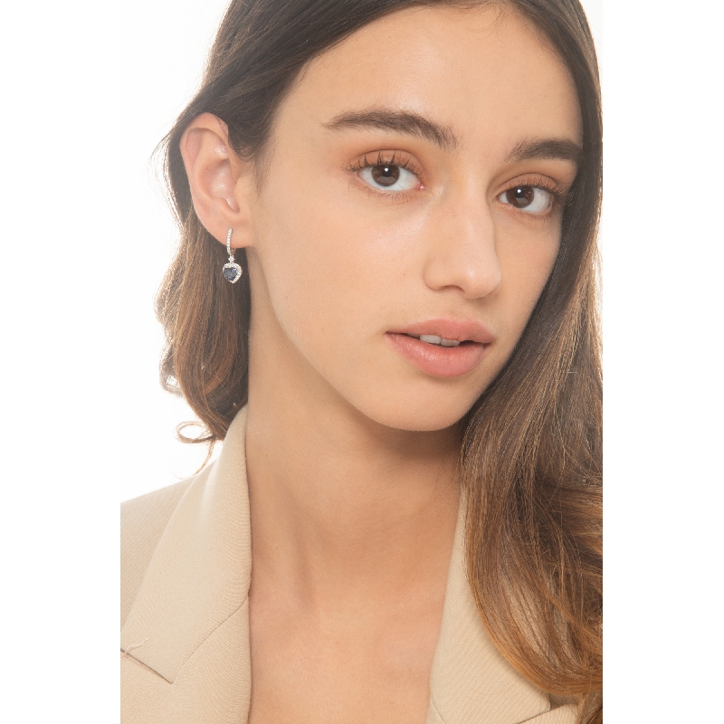 Pendientes de oro blanco de 750 con zafiros azules 