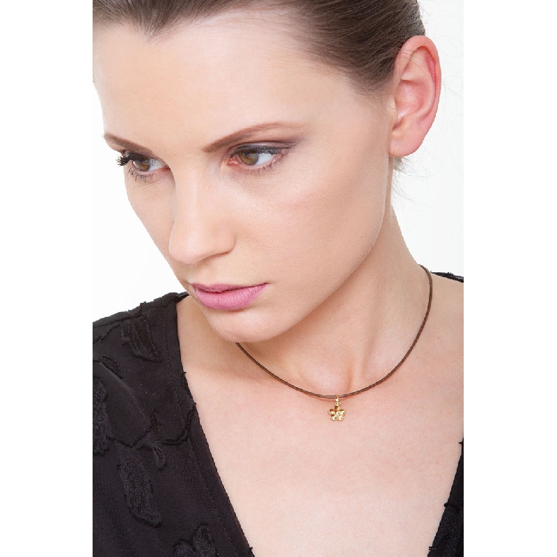 Colgante flor abombada en oro amarillo 18k