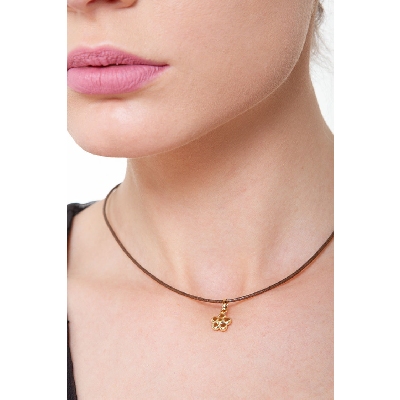 Colgante flor abombada en oro amarillo 18k