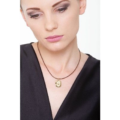  Medalla rectangular con angelito en oro amarillo 18k