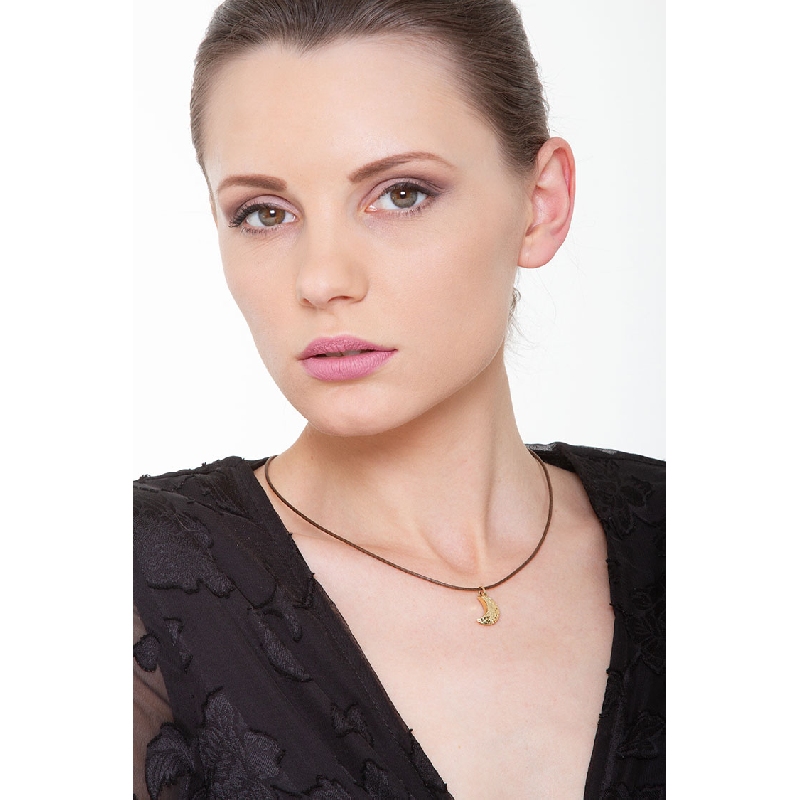 Colgante luna en oro amarillo de 18 quilates diamantado