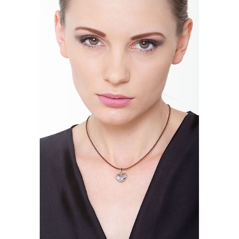 Colgante corazón en oro blanco diamantado 18K Colgante corazón en oro blanco diamantado 18K