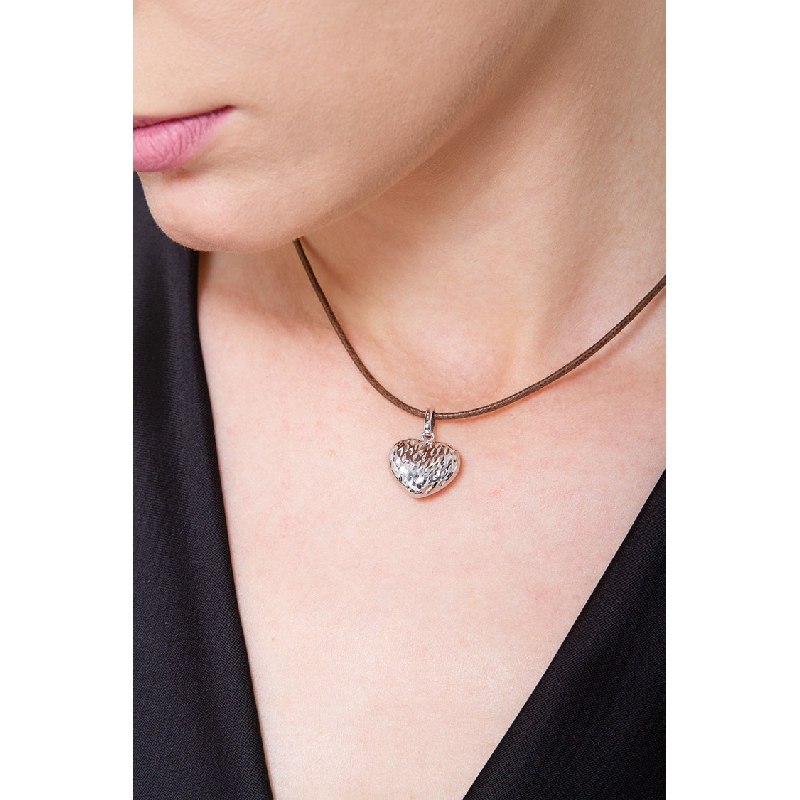 Colgante corazón en oro blanco diamantado 18K Colgante corazón en oro blanco diamantado 18K