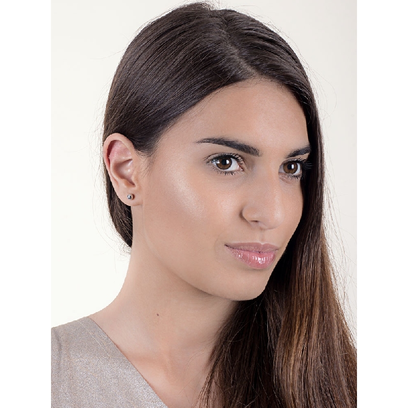 Pendientes bolita en oro blanco 18k