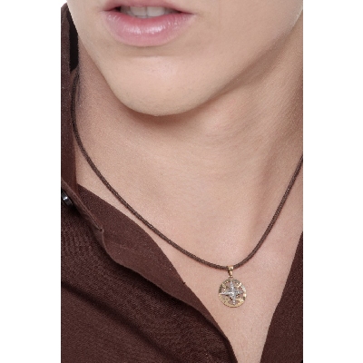 Colgante en oro blanco y amarillo de 18k con rosa de los vientos