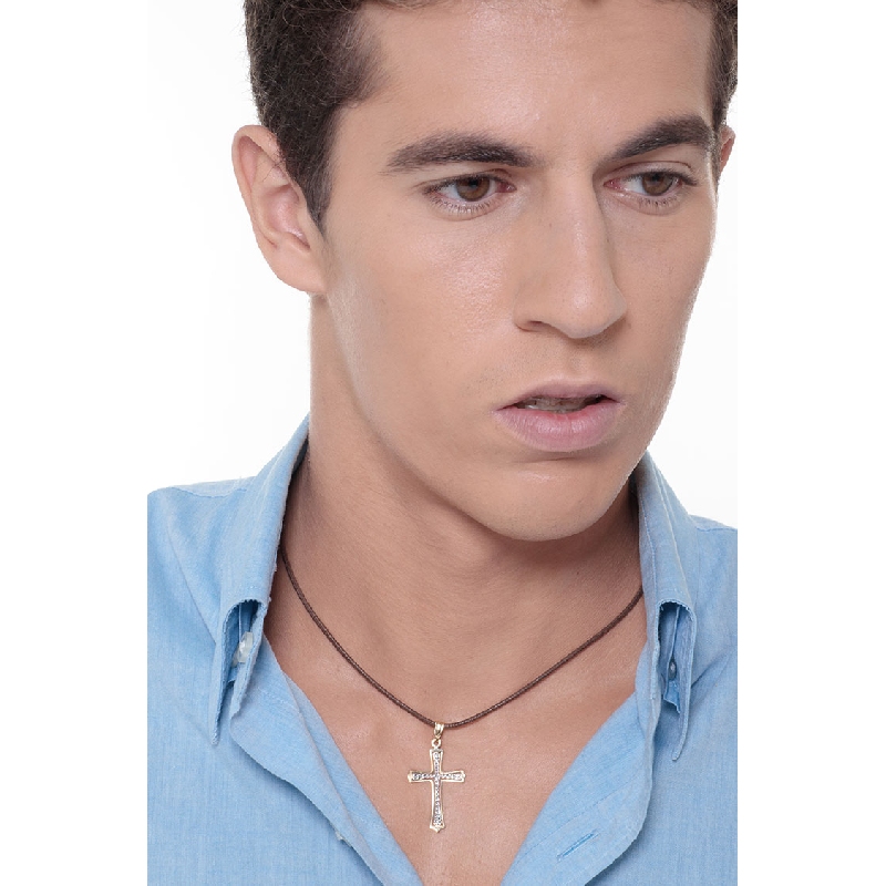 Colgante cruz diamantado en oro blanco y amarillo de 18 quilates